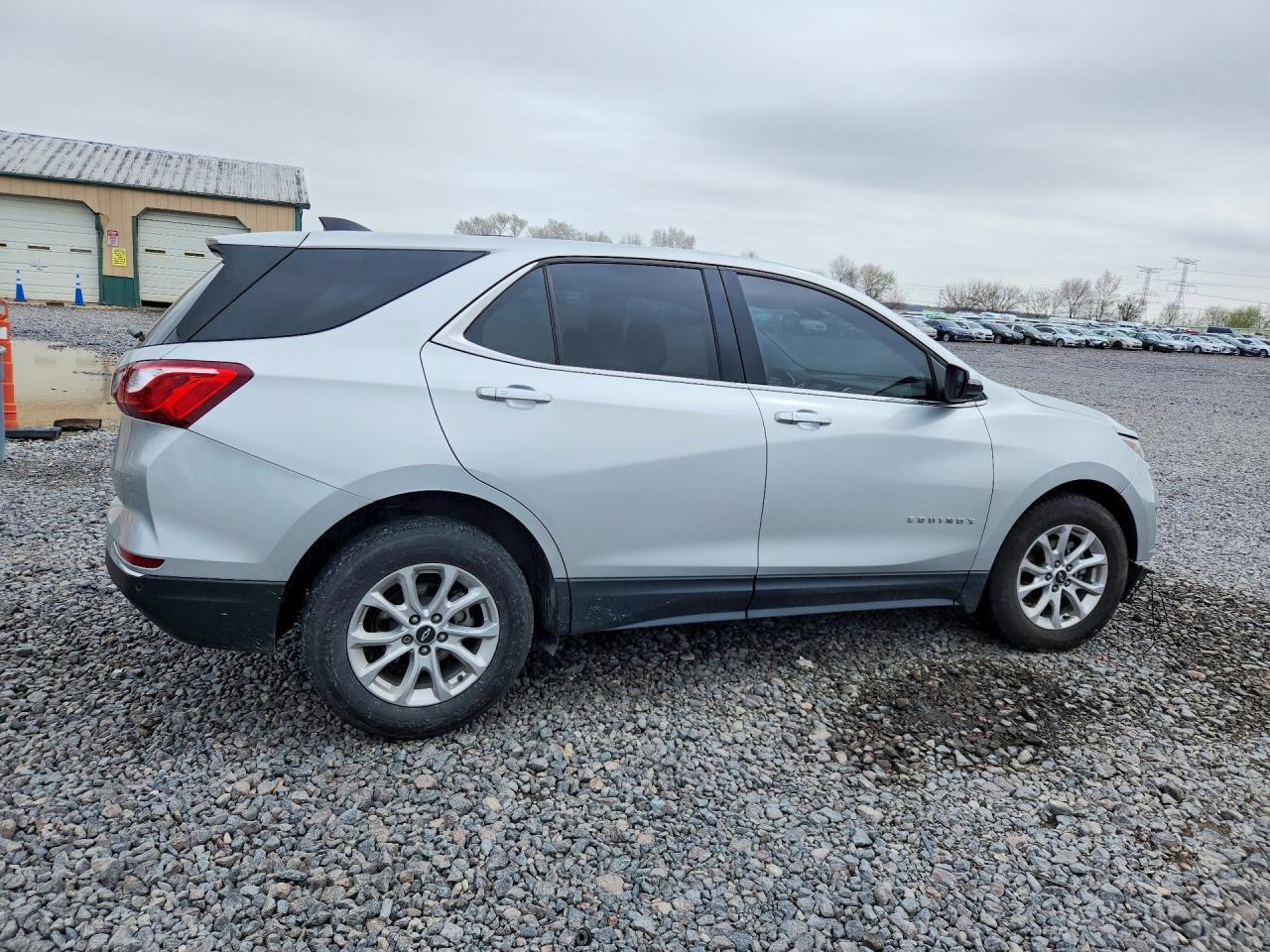 2018 Chevrolet Equinox Lt - Image 3