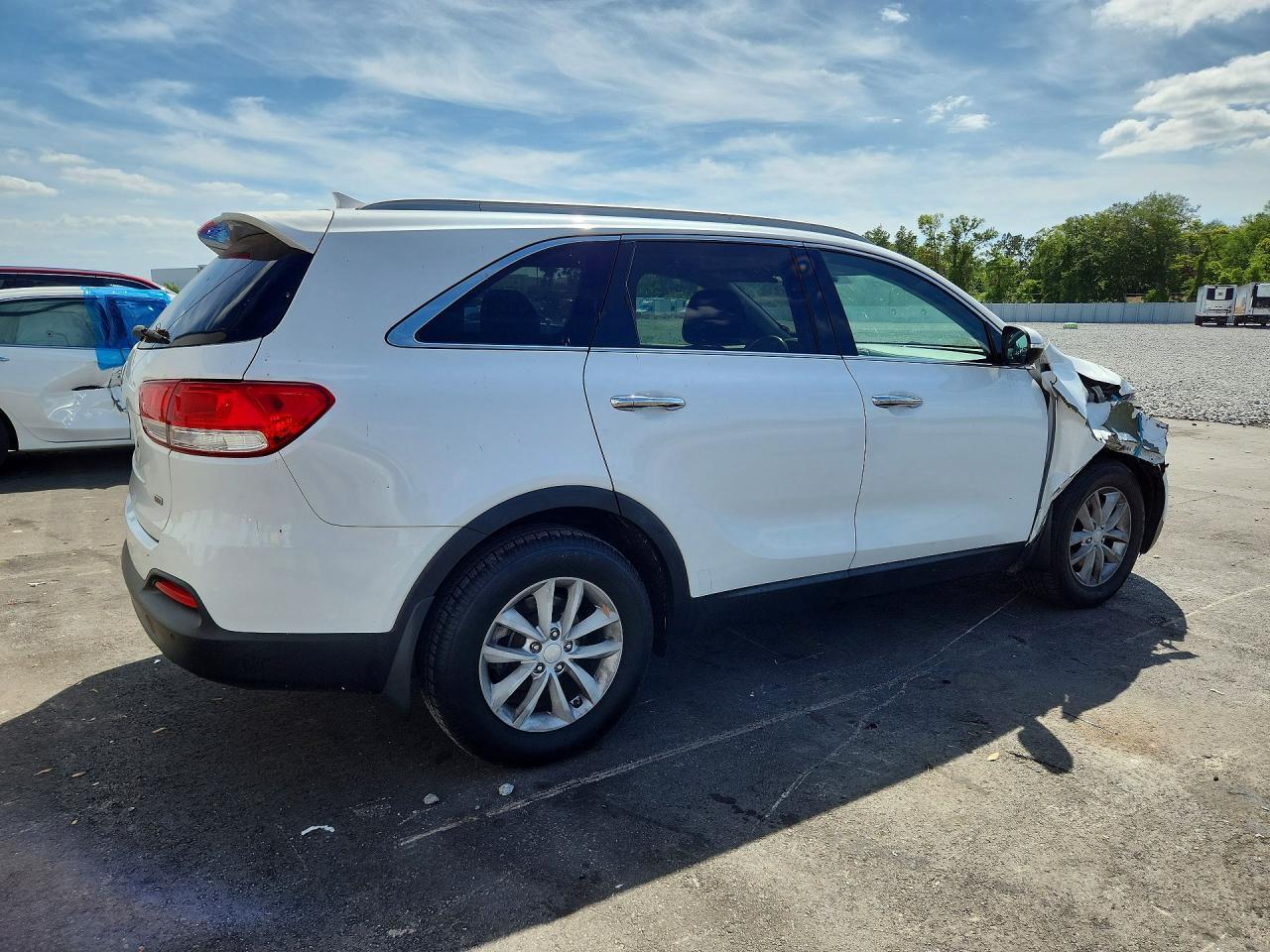 2016 Kia Sorento Lx - Image 3