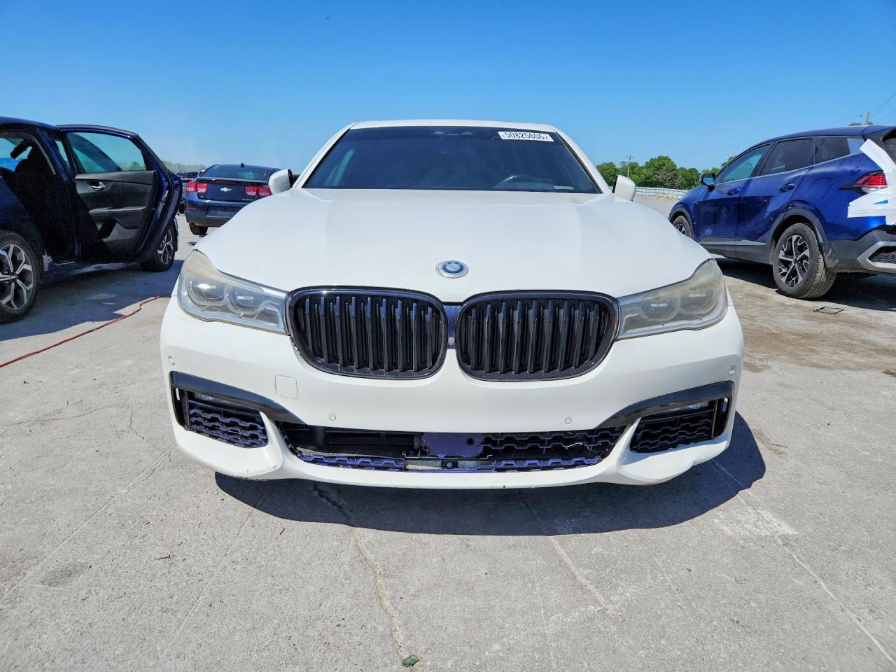 2016 BMW 750 Xi - Image 5
