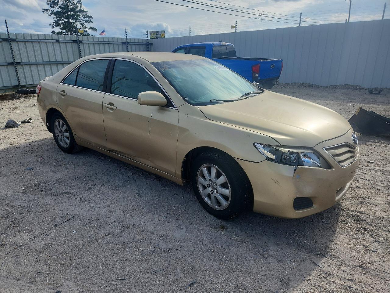 2011 Toyota Camry Le - Фото 4