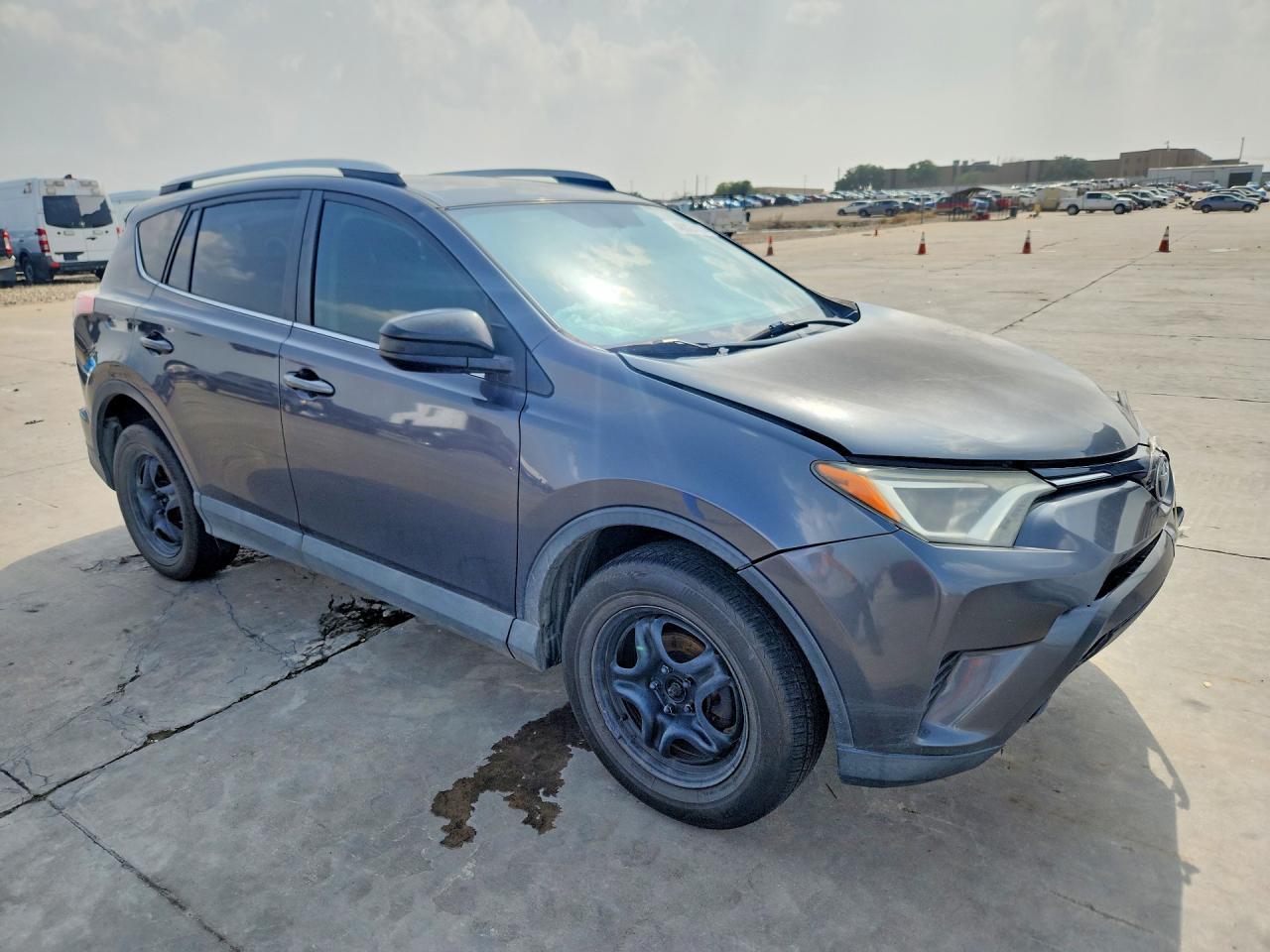 2016 Toyota Rav4 Le - Image 4