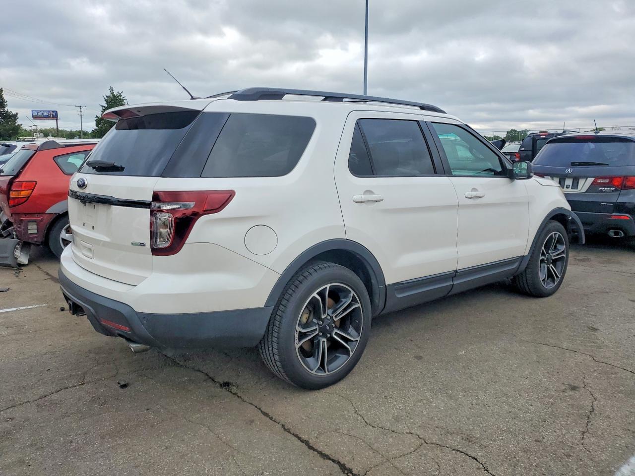 2015 Ford Explorer Sport - Image 3