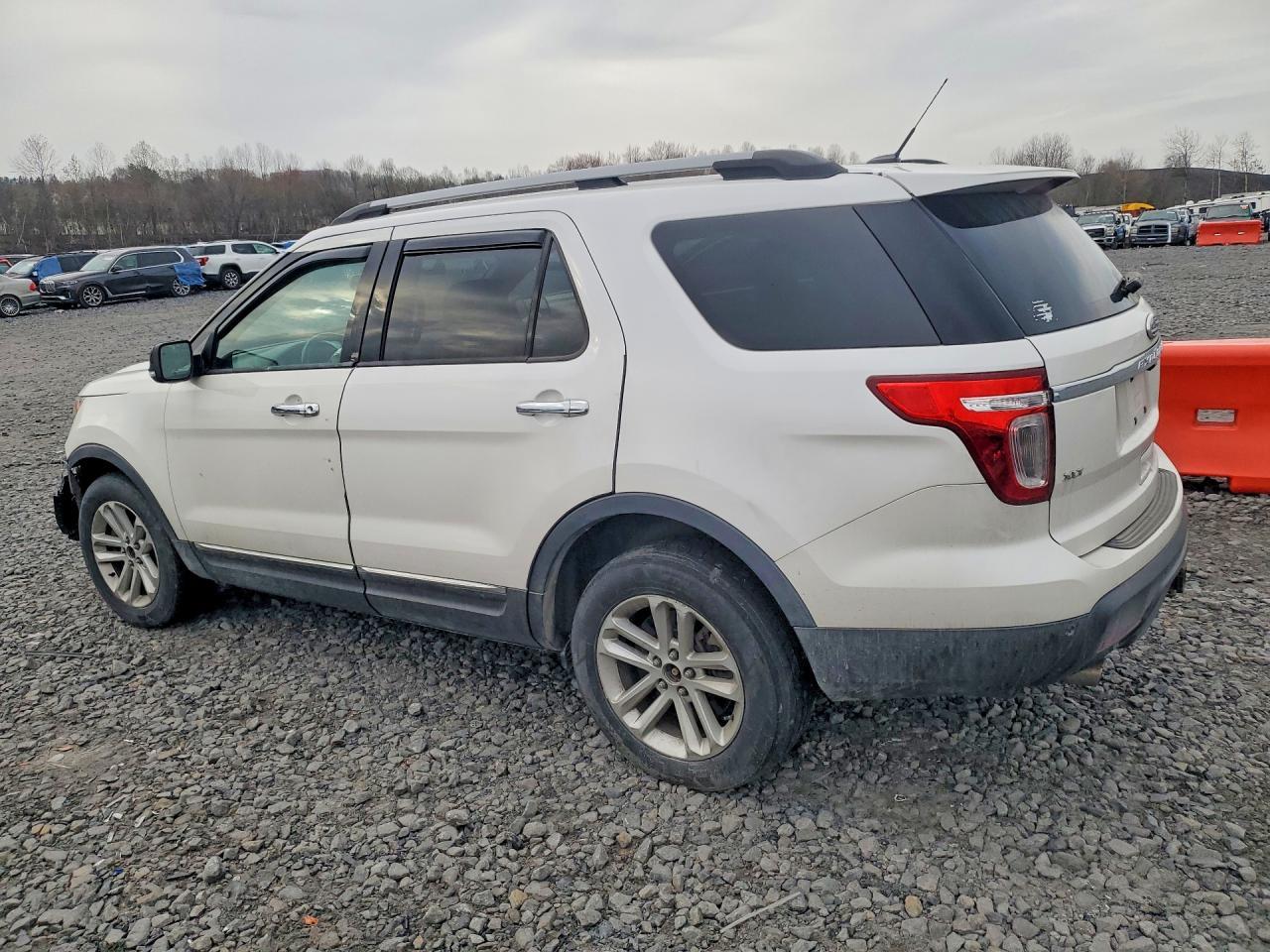 2014 Ford Explorer Xlt - Image 2