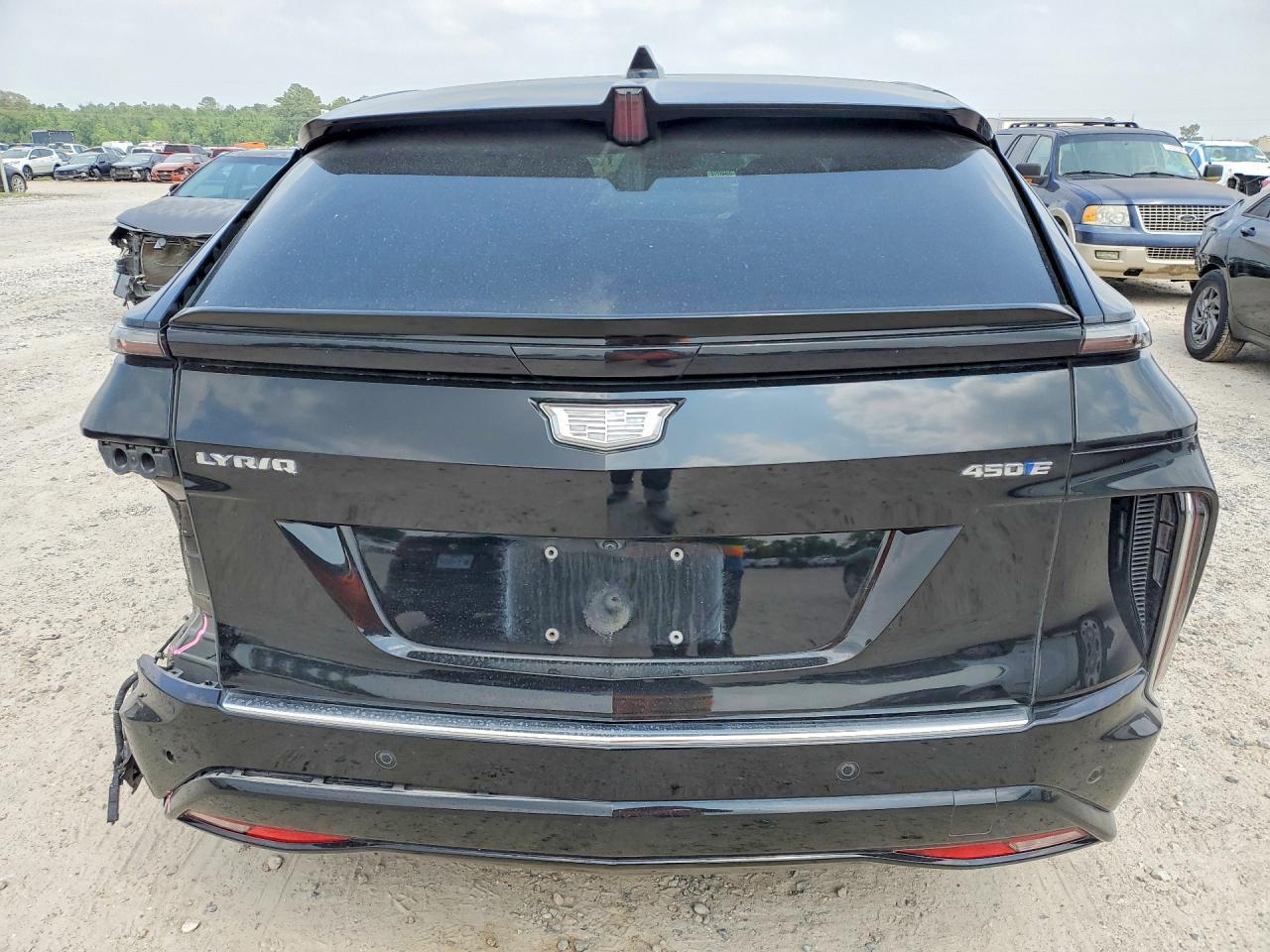2024 Cadillac Lyriq Tech - Image 6