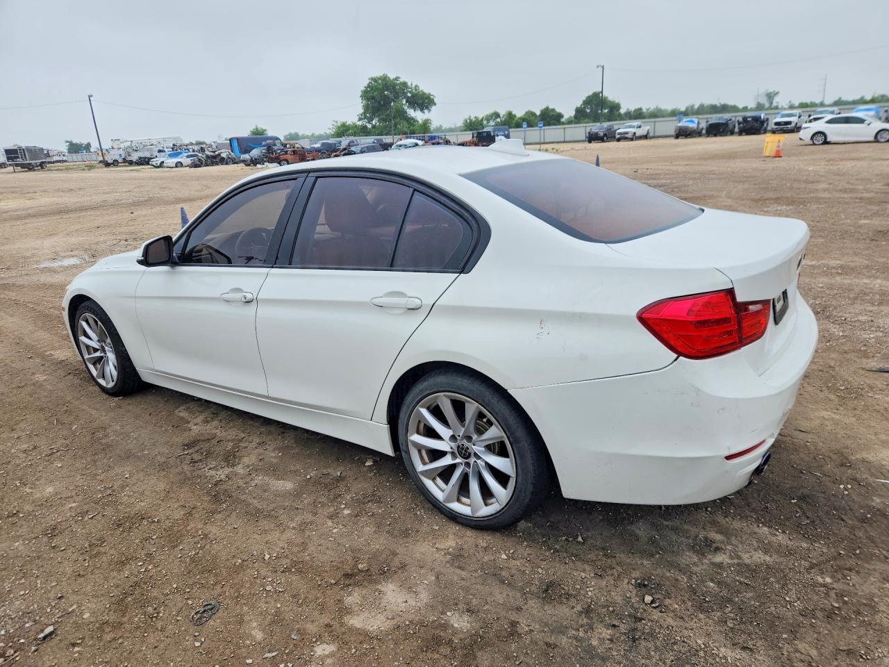 2013 BMW 328 I - Image 2