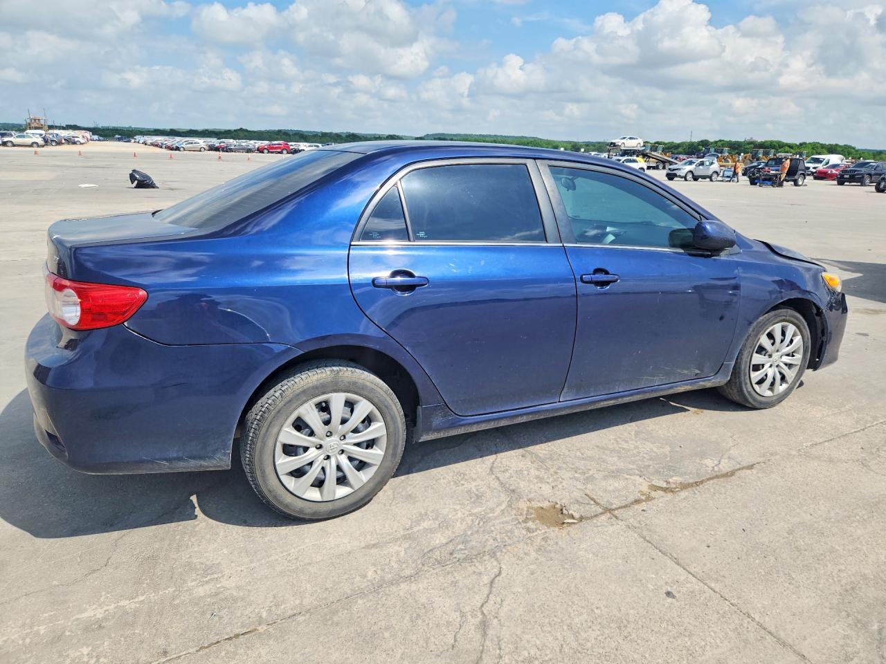 2013 Toyota Corolla Le - Фото 3