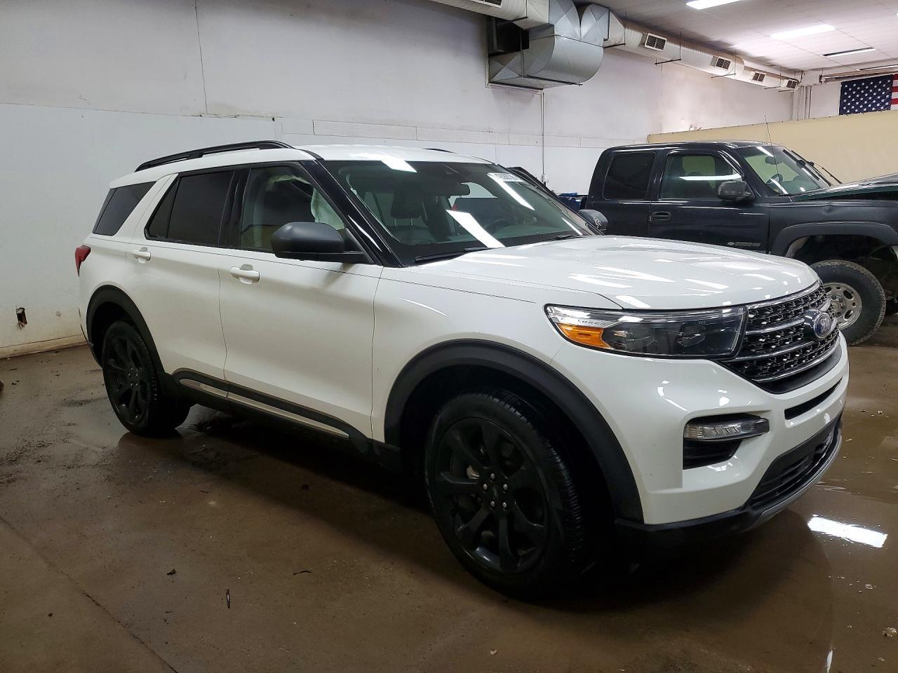 2022 Ford Explorer Xlt - Image 4