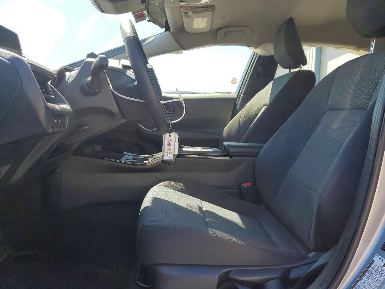 2025 Toyota Prius Le - Фото 7