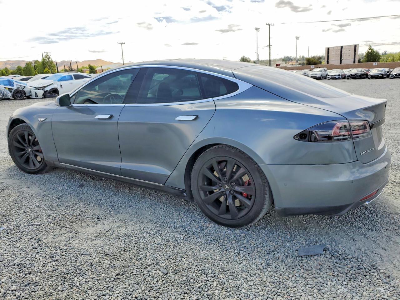 2013 Tesla Model S - Фото 2