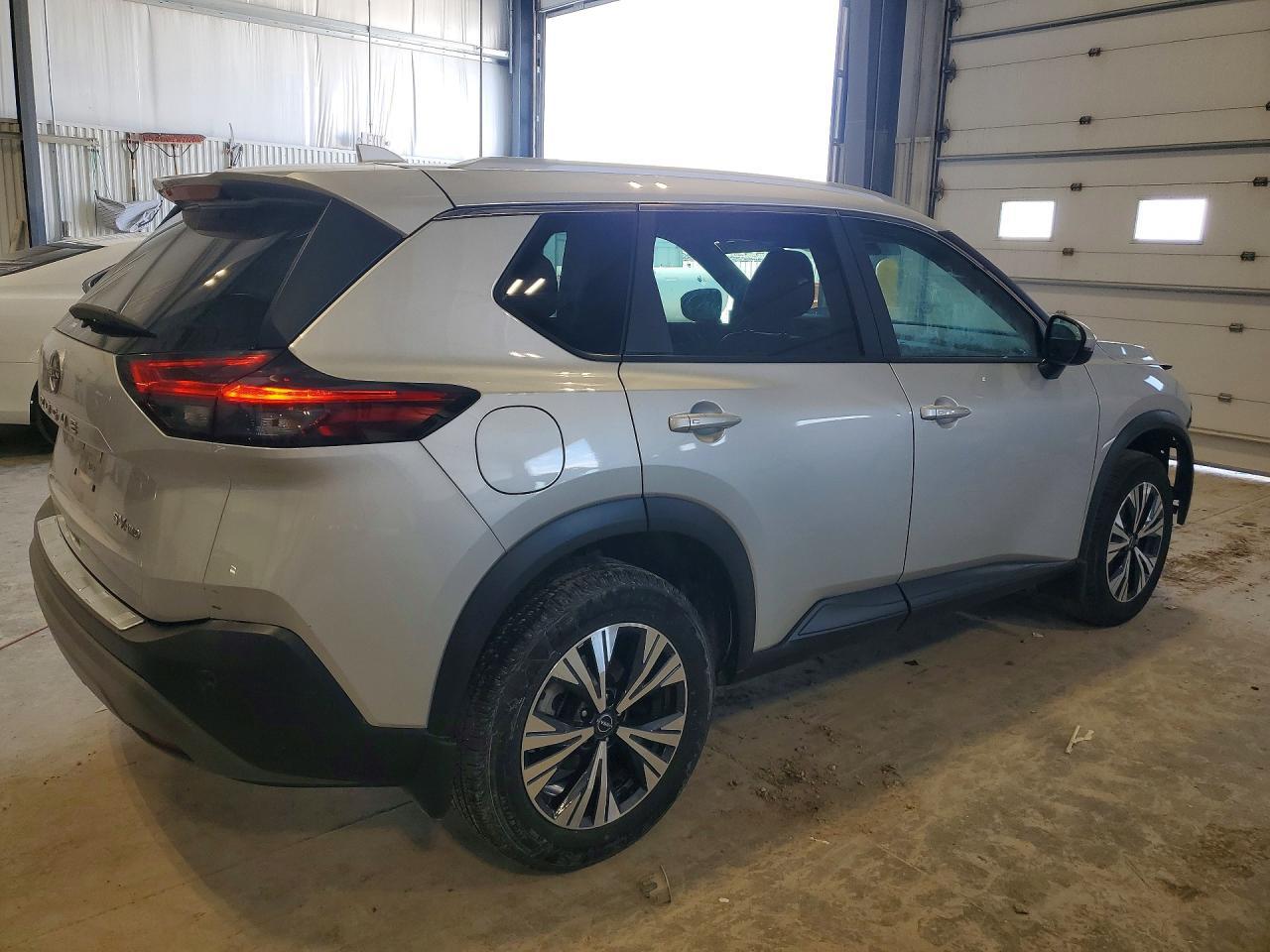 2023 Nissan Rogue Sv - Фото 3