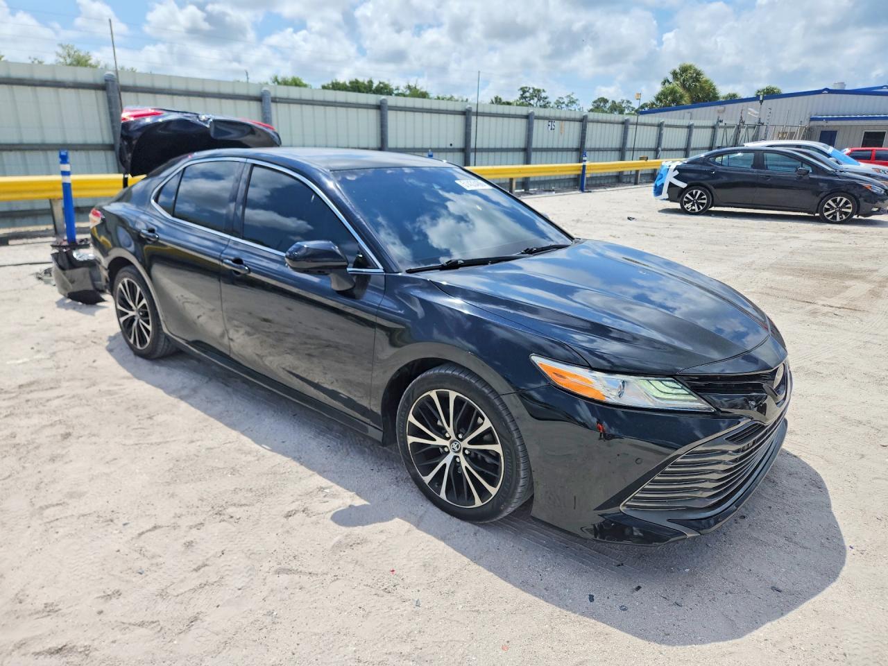 2018 Toyota Camry Xle - Image 4