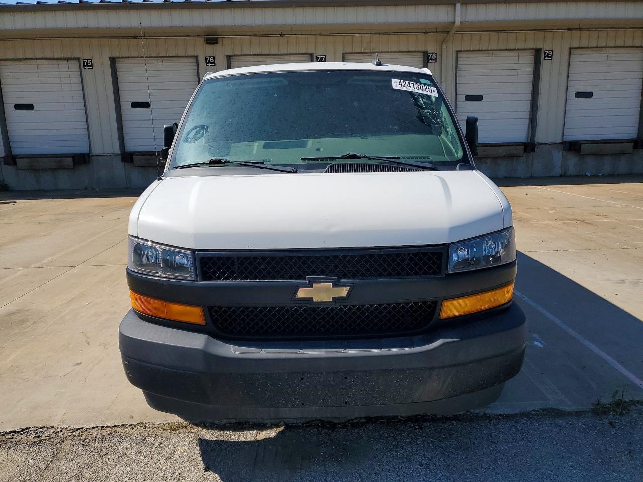 2018 Chev Express G3500 - Фото 5
