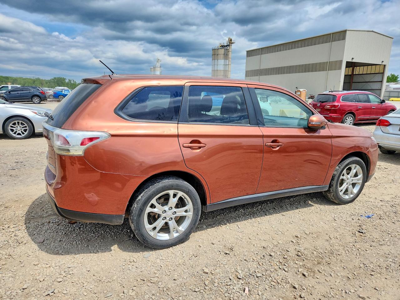 2014 Mitsubishi Outlander Se - Фото 3