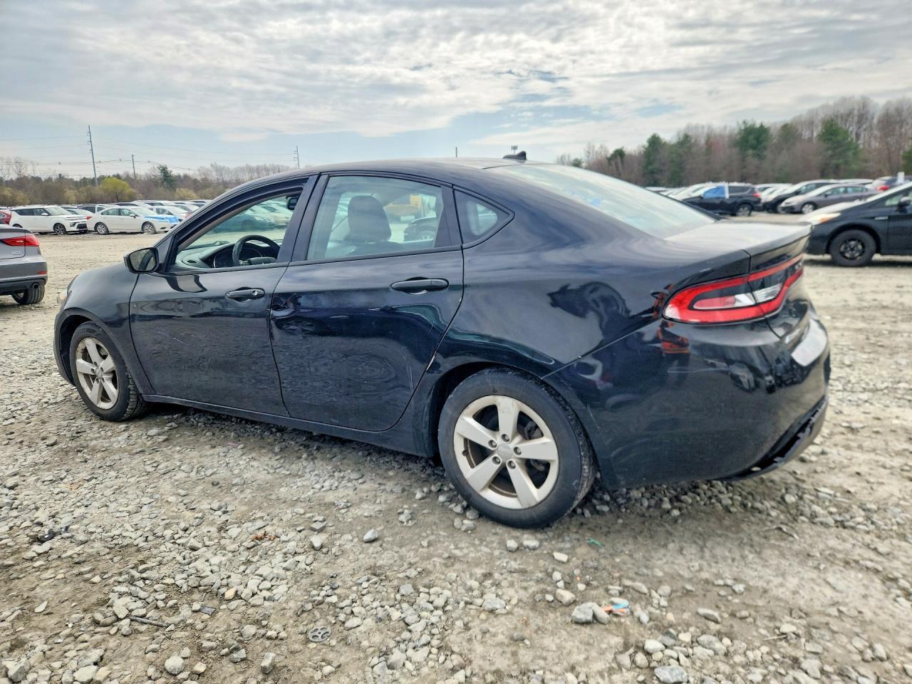 2015 Dodge Dart Sxt - Image 2