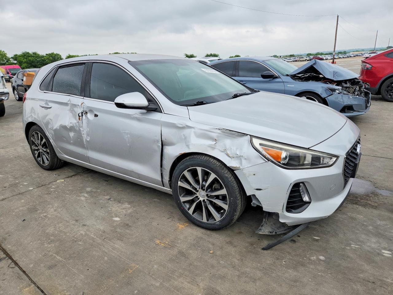 2018 Hyundai Elantra Gt Base - Image 4