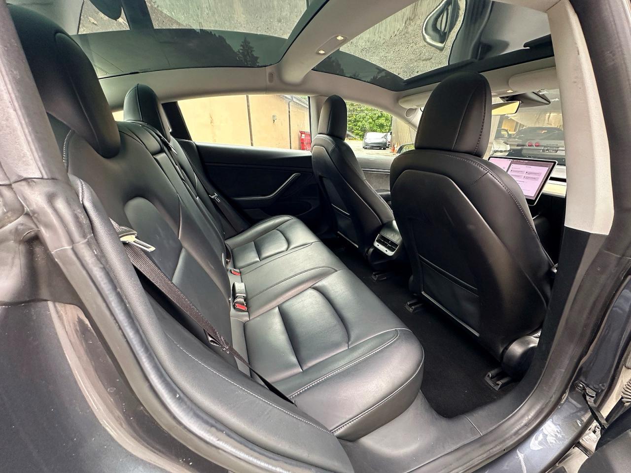 2018 Tesla Model 3 - Фото 6