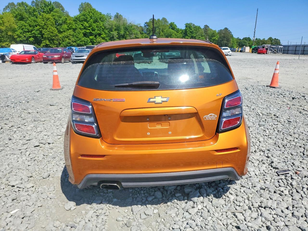 2017 Chevrolet Sonic Lt - Фото 6