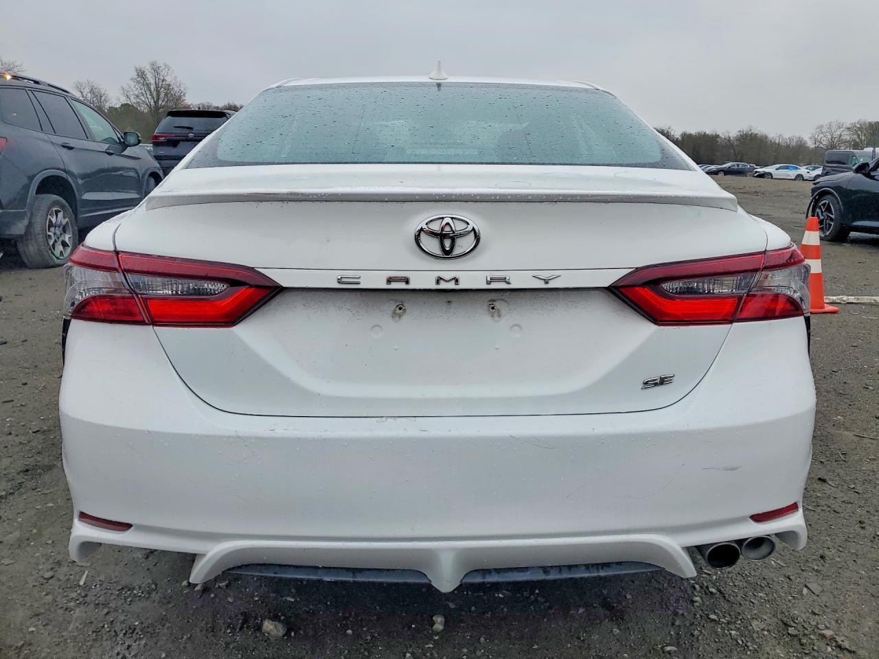 2023 Toyota Camry Se - Image 6