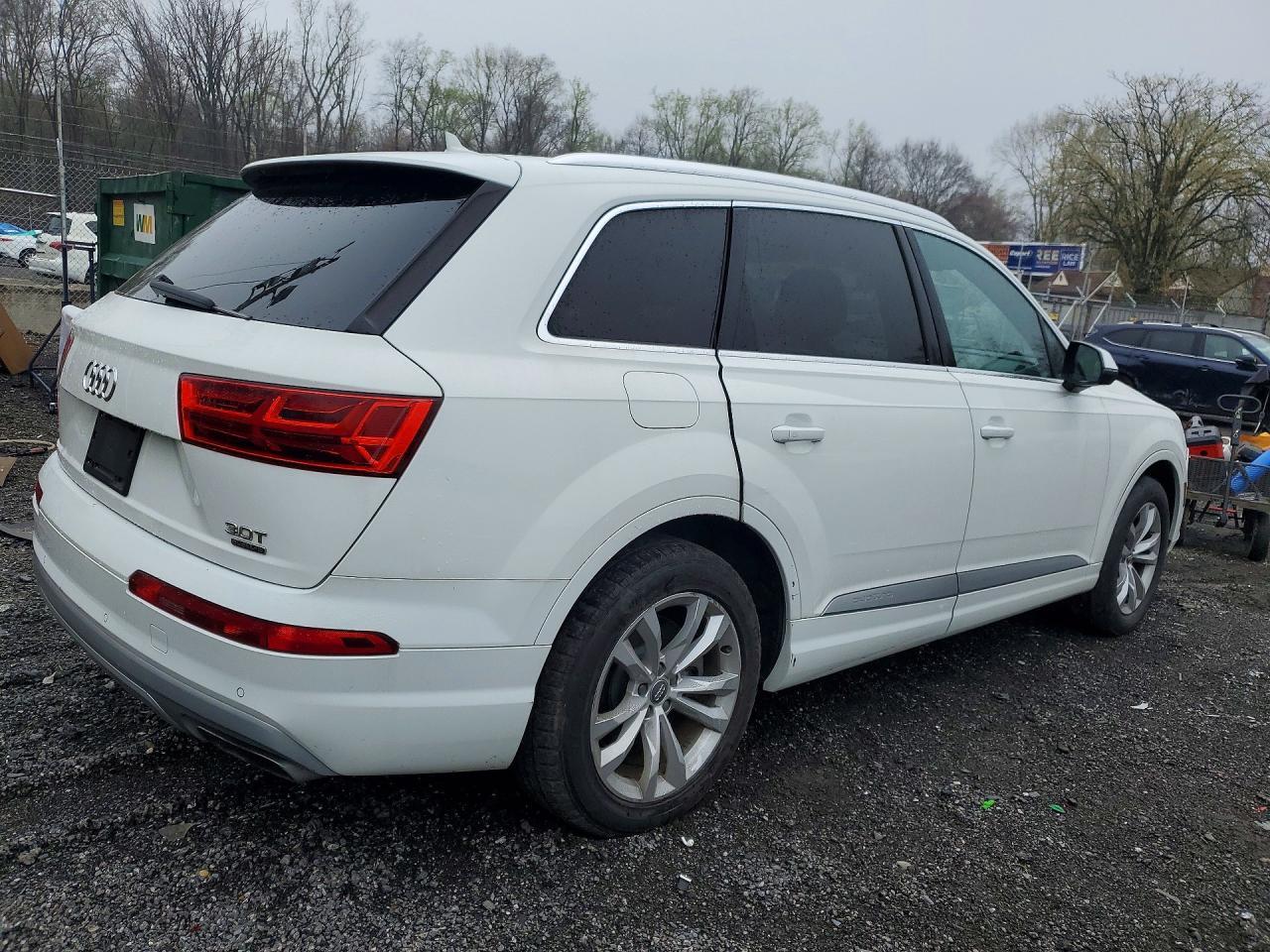 2017 Audi Q7 Premium Plus - Image 3