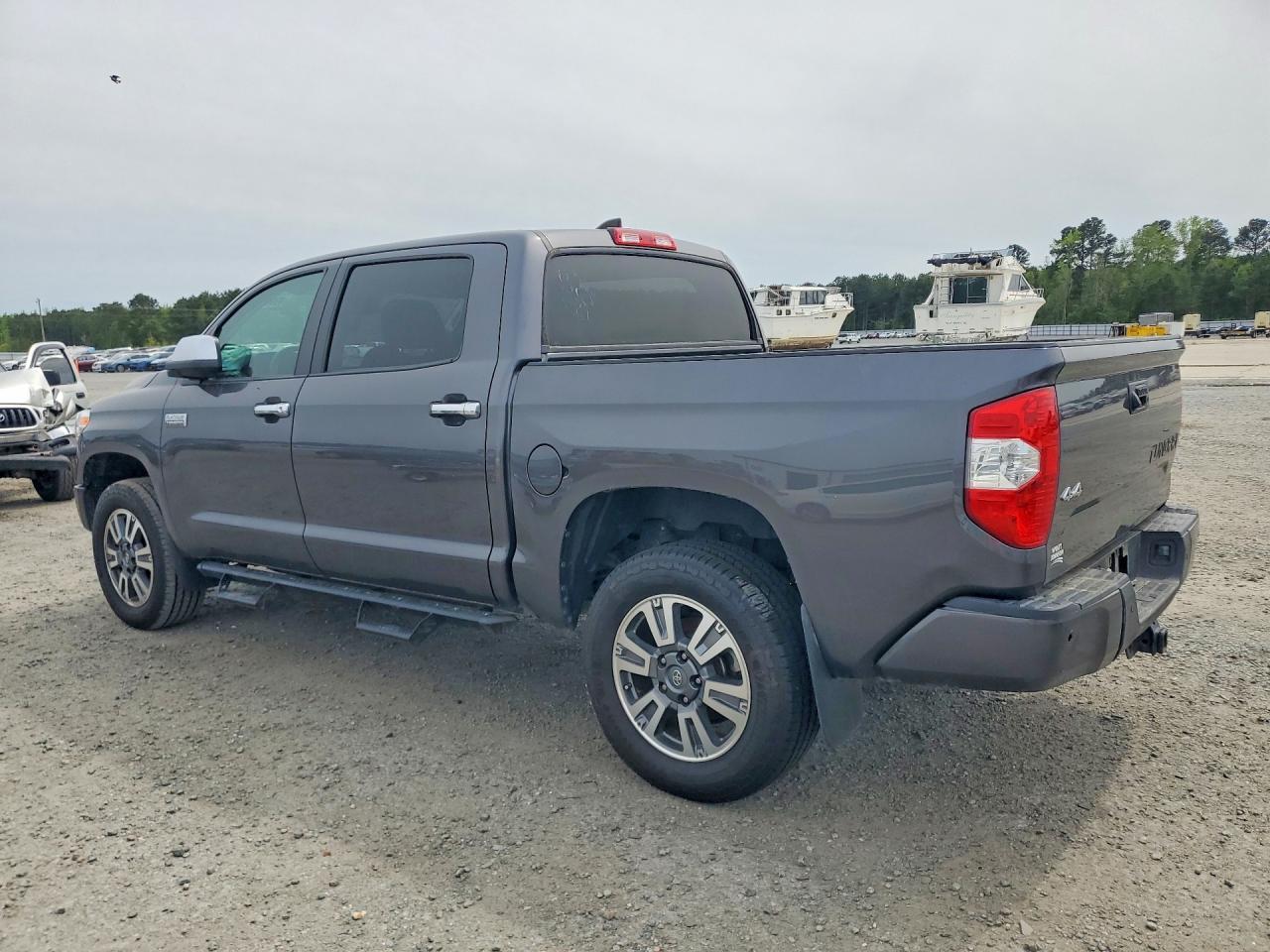 2021 Toyota Tundra Platinum - Фото 2