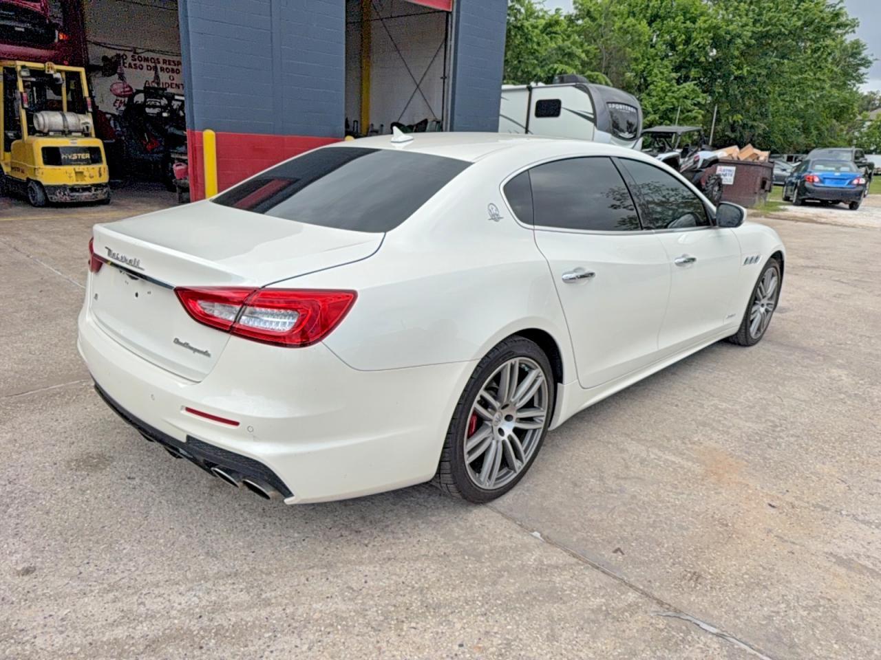 2017 Maserati Quattroporte S - Фото 4