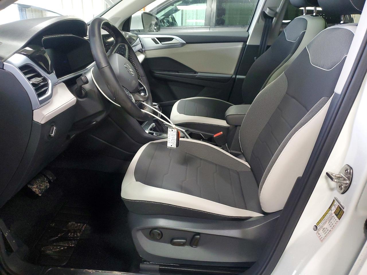 2023 Volkswagen Taos Se - Image 7