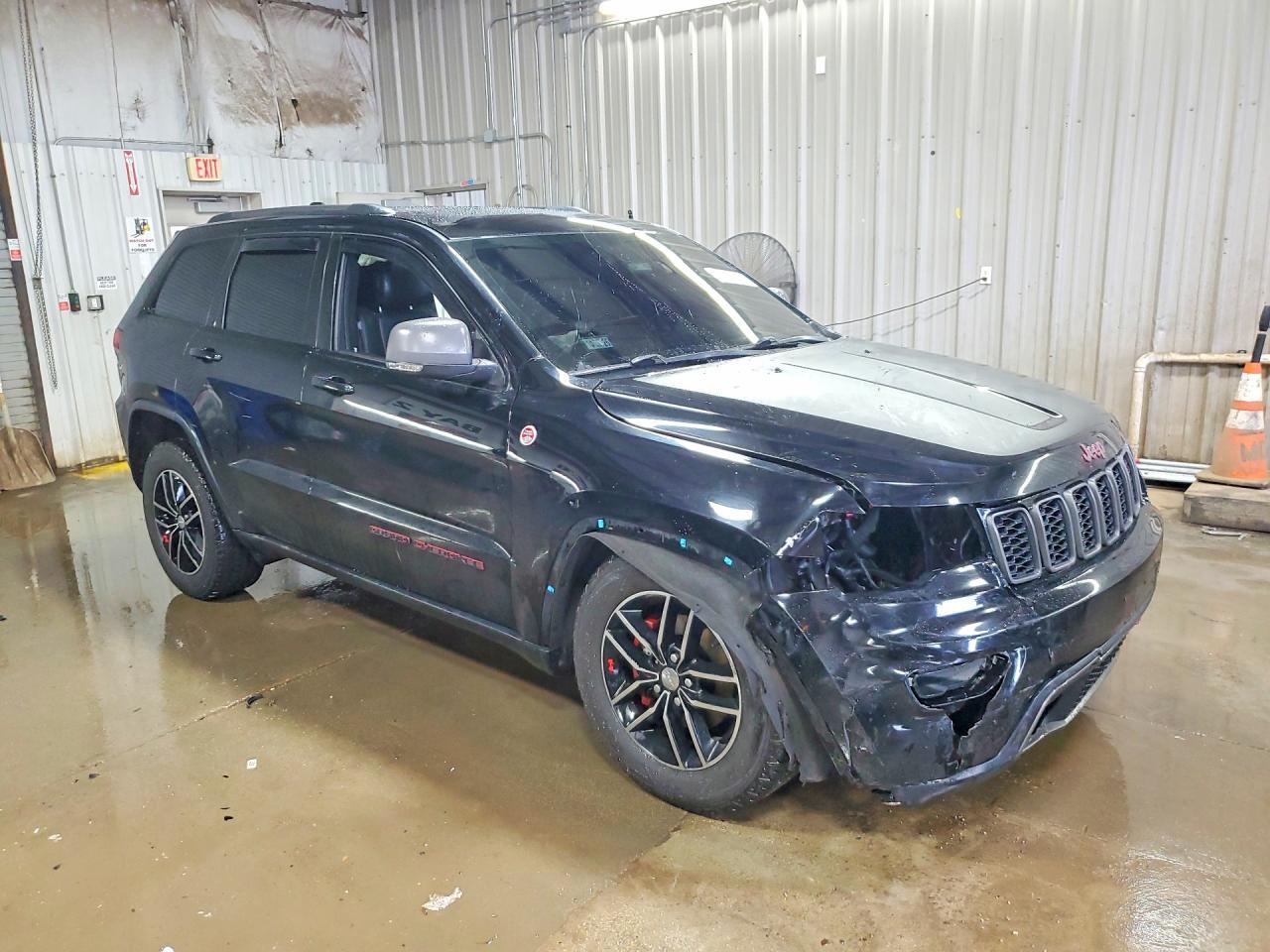 2018 Jeep Grand Cherokee Trailhawk - Image 4
