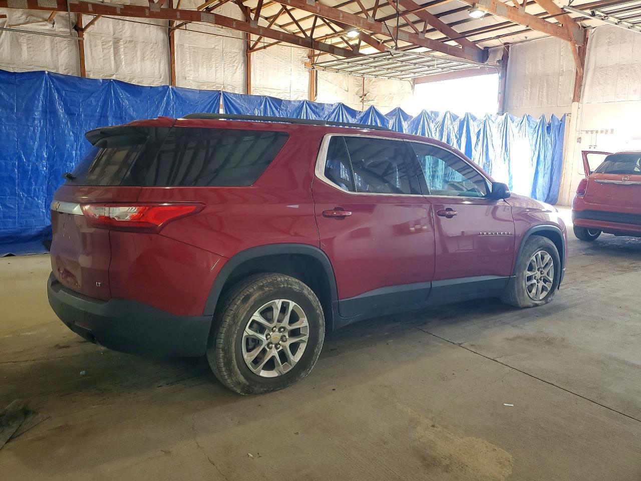 2021 Chevrolet Traverse Lt - Фото 3