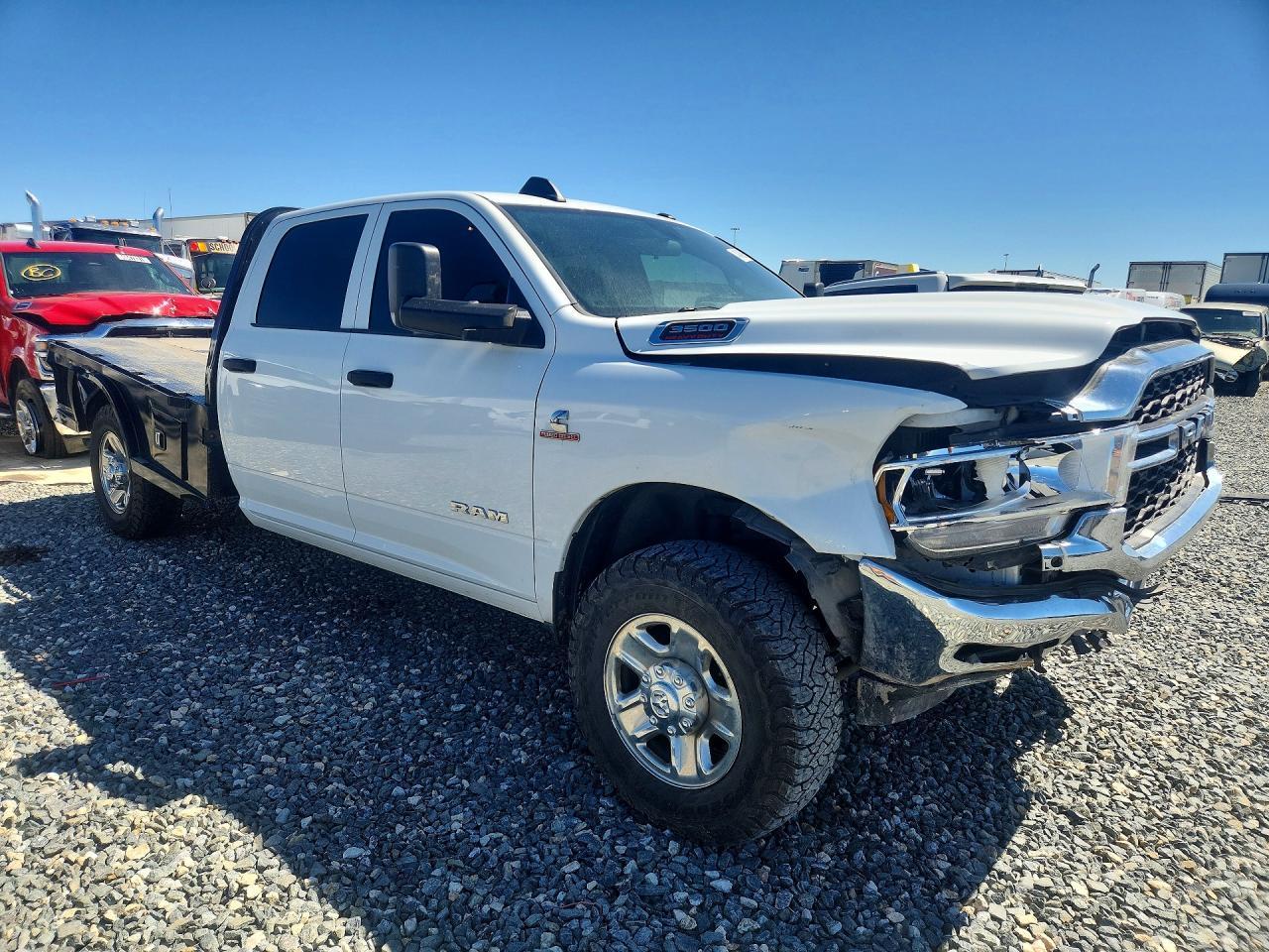 2022 Ram 3500 Tradesman Flatbed Truck - Фото 4