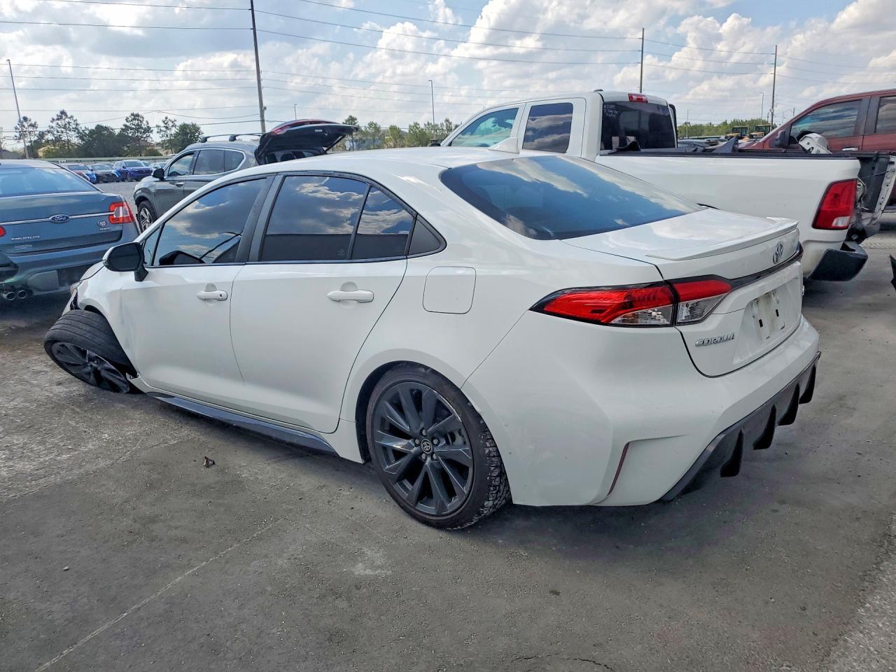 2023 Toyota Corolla Se - Фото 2