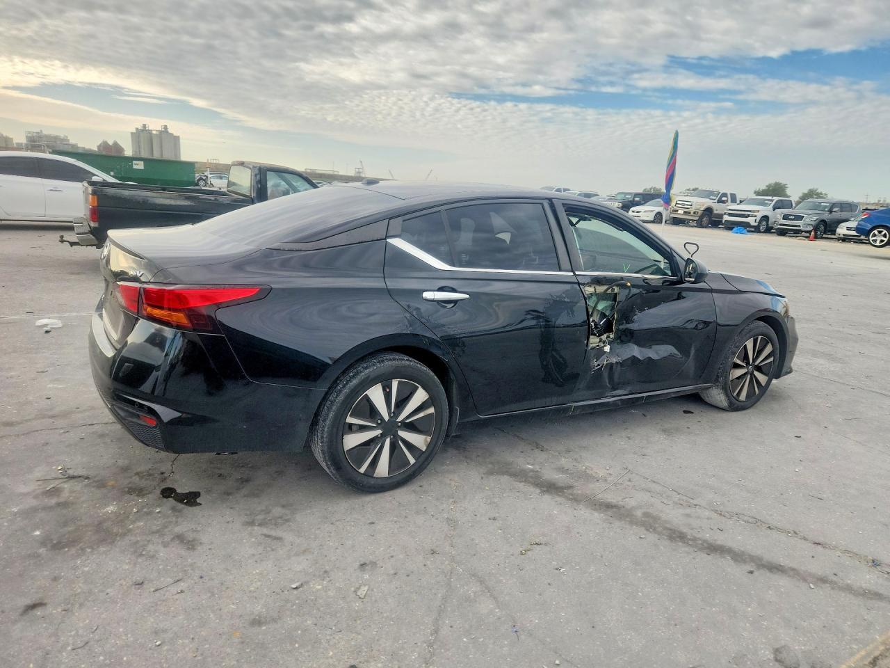 2022 Nissan Altima Sv - Image 3