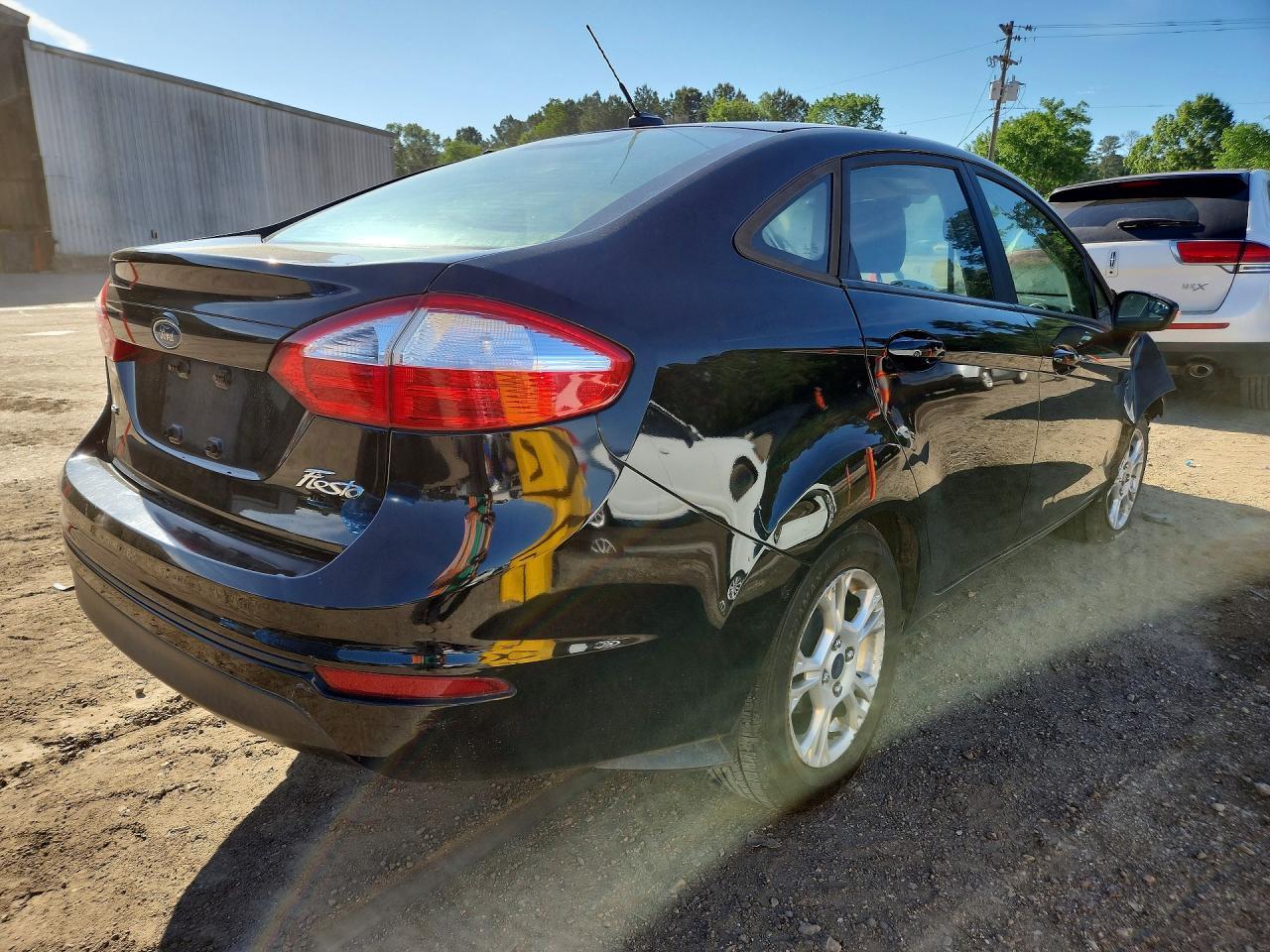 2016 Ford Fiesta Se - Фото 3