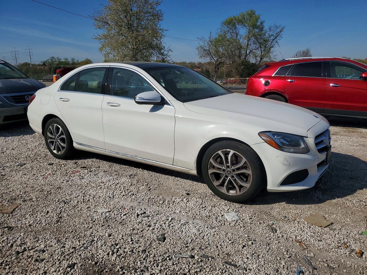 2017 Mercedes-Benz C 300 4Matic - Фото 4