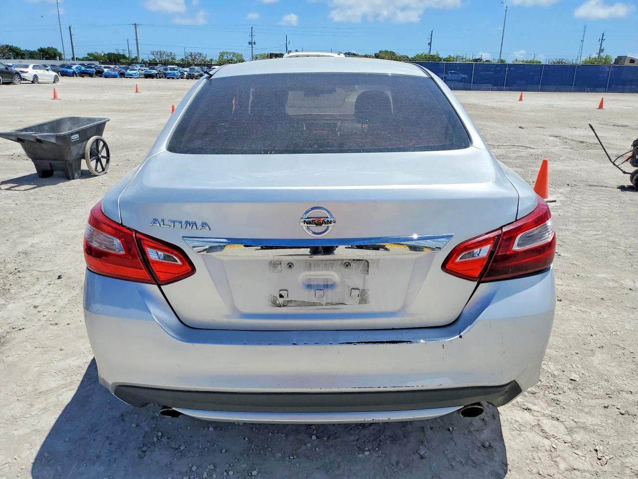 2016 Nissan Altima 2.5 S - Фото 6