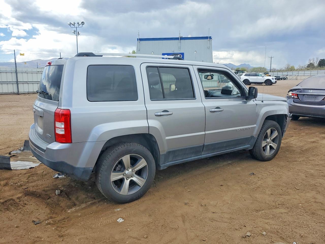 2016 Jeep Patriot Latitude - Фото 3