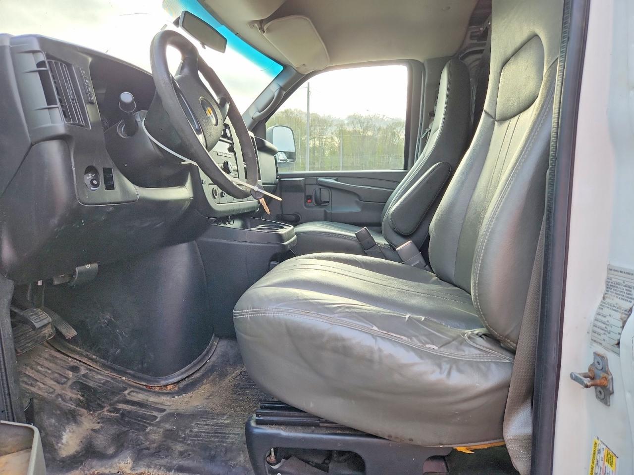 2013 Chevrolet Express G2500 - Image 7