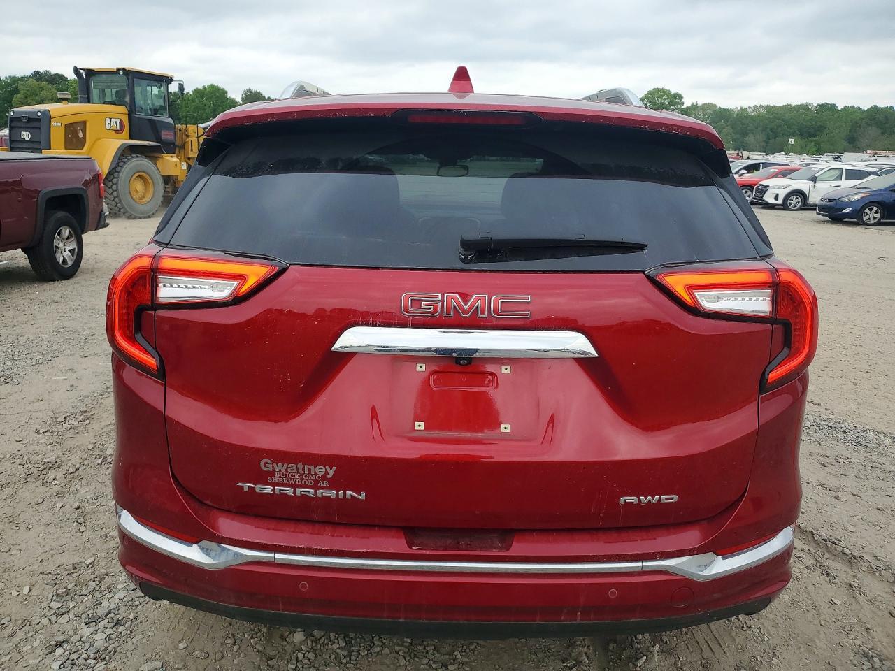 2023 GMC Denali - Image 6