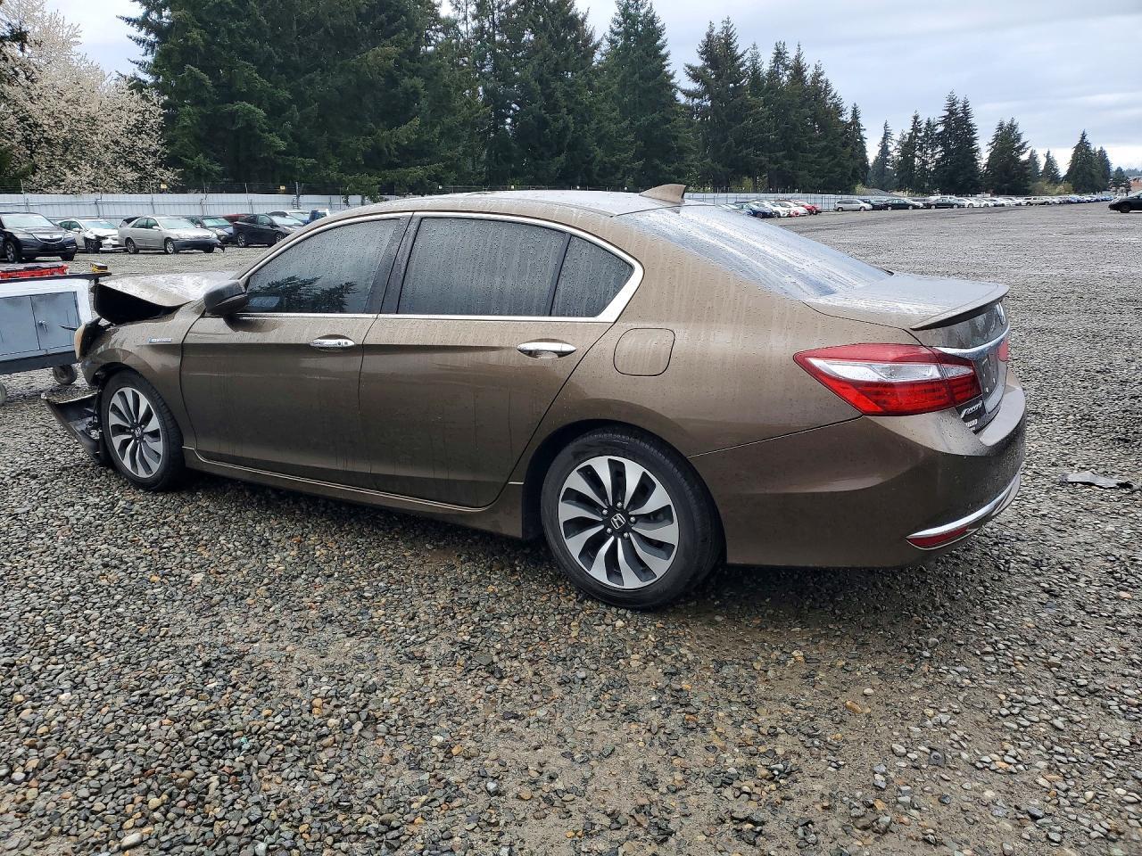 2017 Honda Accord Touring Hybrid - Image 2
