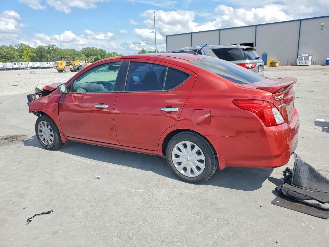 2018 Nissan Versa Sv - Фото 2