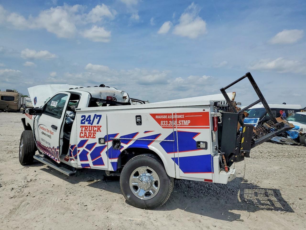 2023 Ram 3500 Tradesman - Фото 2