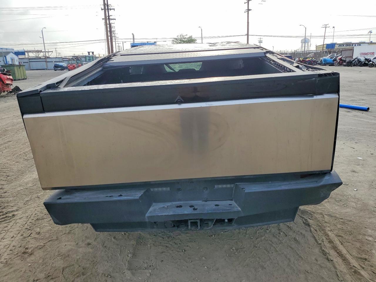 2025 Tesla Cybertruck - Фото 6