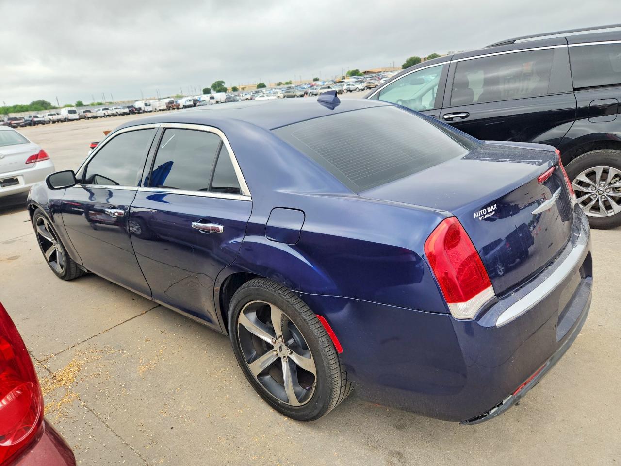 2017 Chrysler 300C - Image 2