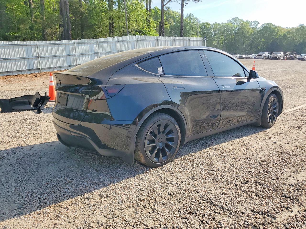 2023 Tesla Model Y - Фото 3