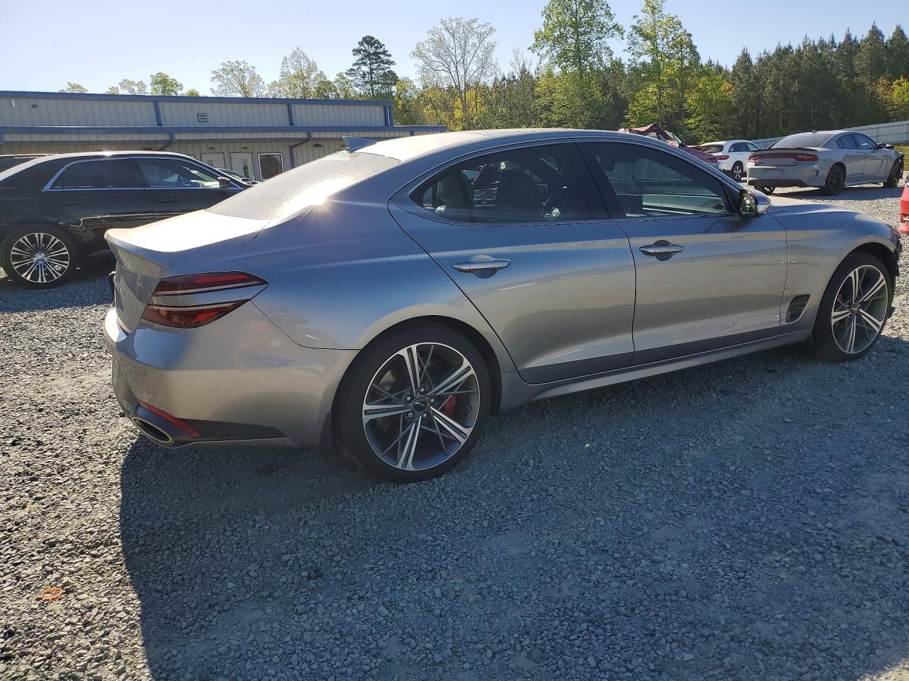 2025 Genesis G70 2.5T Sport Prestige - Image 3