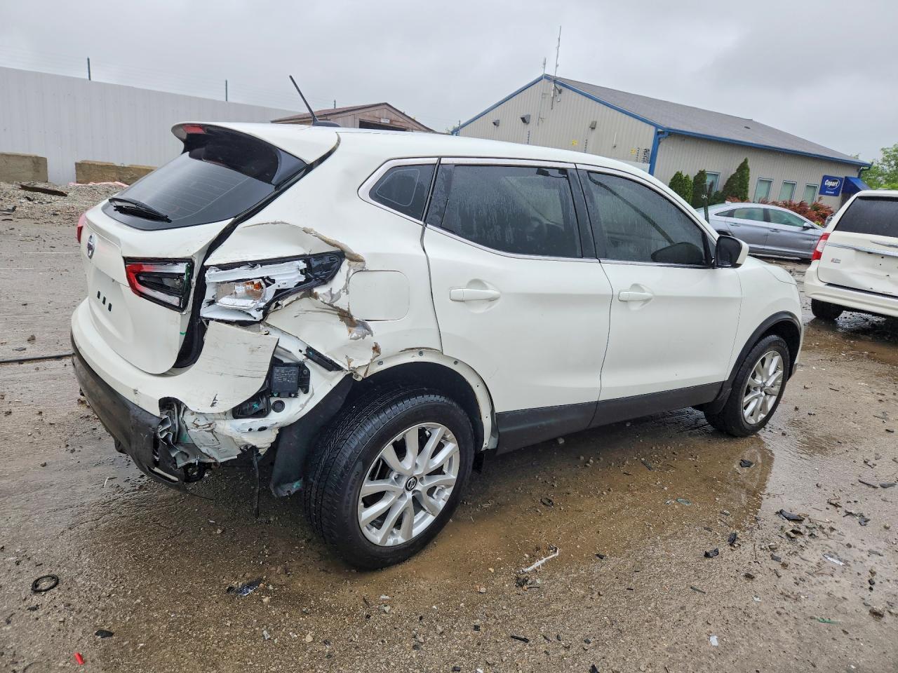 2021 Nissan Rogue Sport S - Фото 3