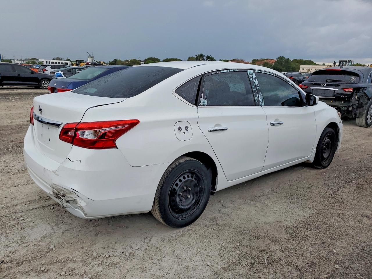 2018 Nissan Sentra S - Фото 3