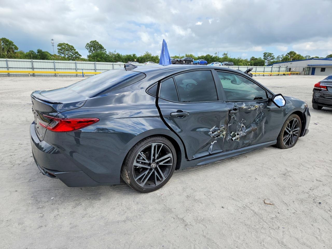 2026 Toyota Camry Xse - Фото 3