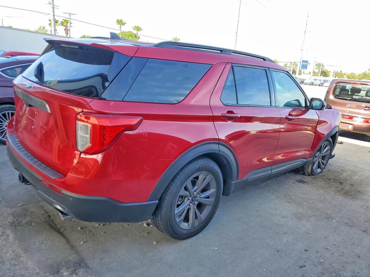 2022 Ford Explorer Xlt - Фото 3