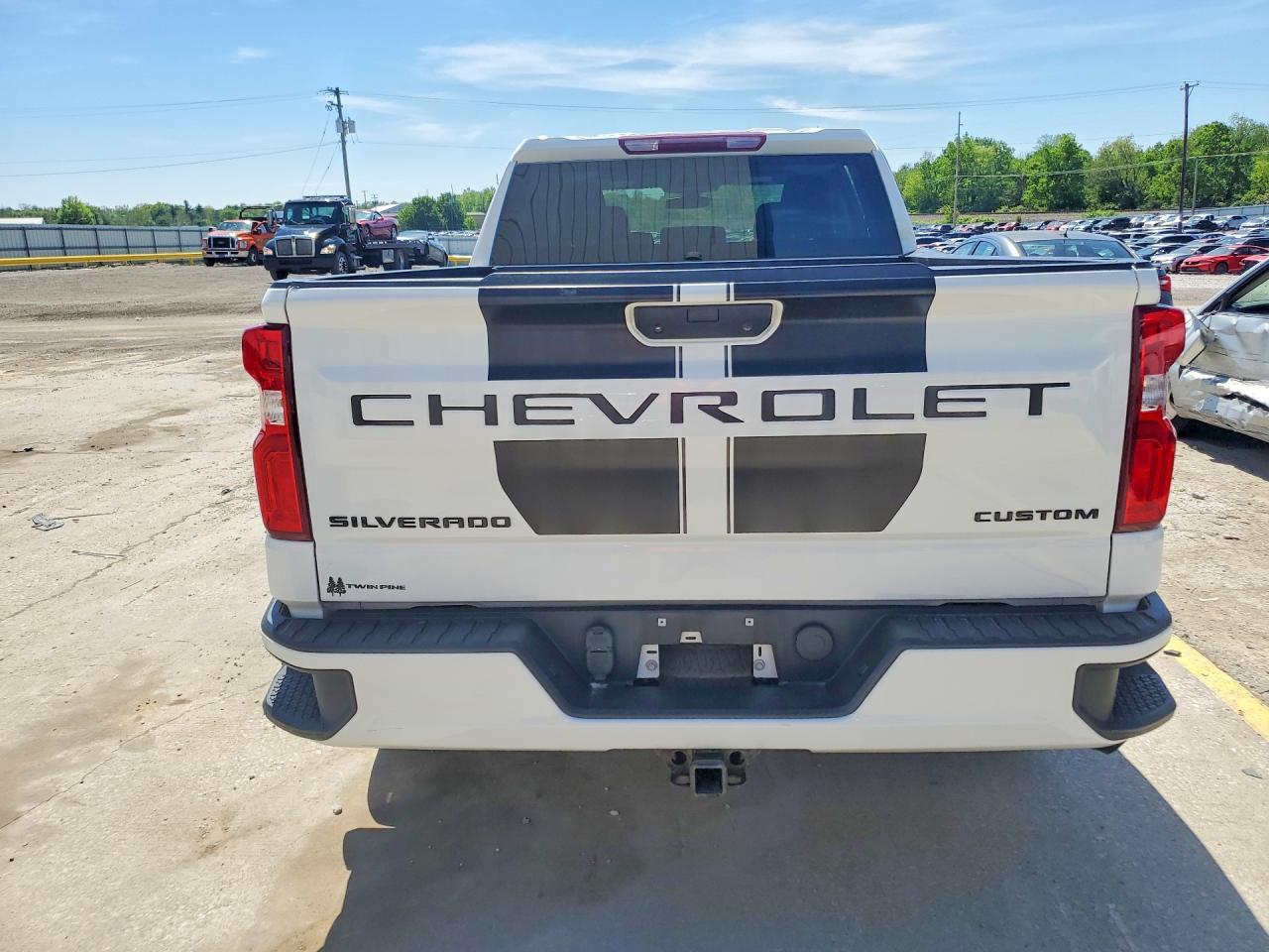 2022 Chevrolet Silverado Ltd K1500 Custom - Фото 6