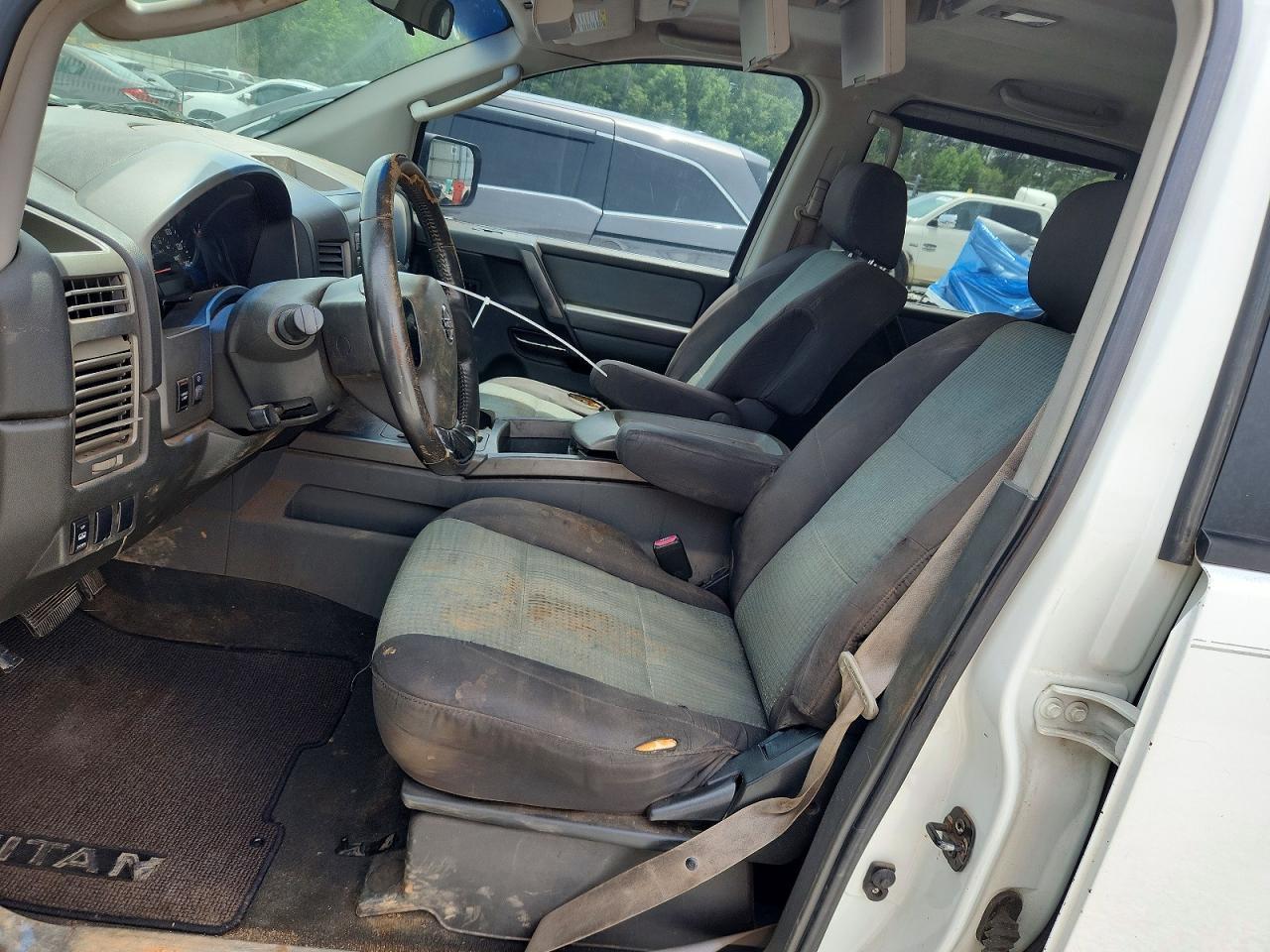 2005 Nissan Titan Xe - Image 7